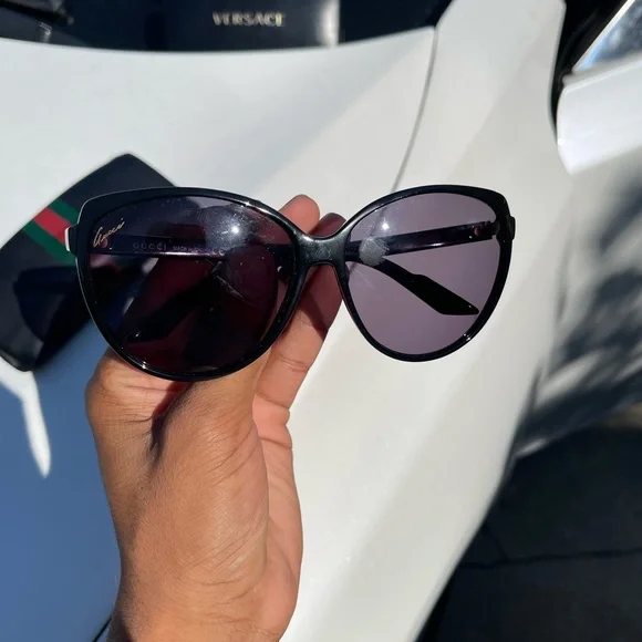 Gucci Black Web Sides Sunglasses - Picture 2 of 6